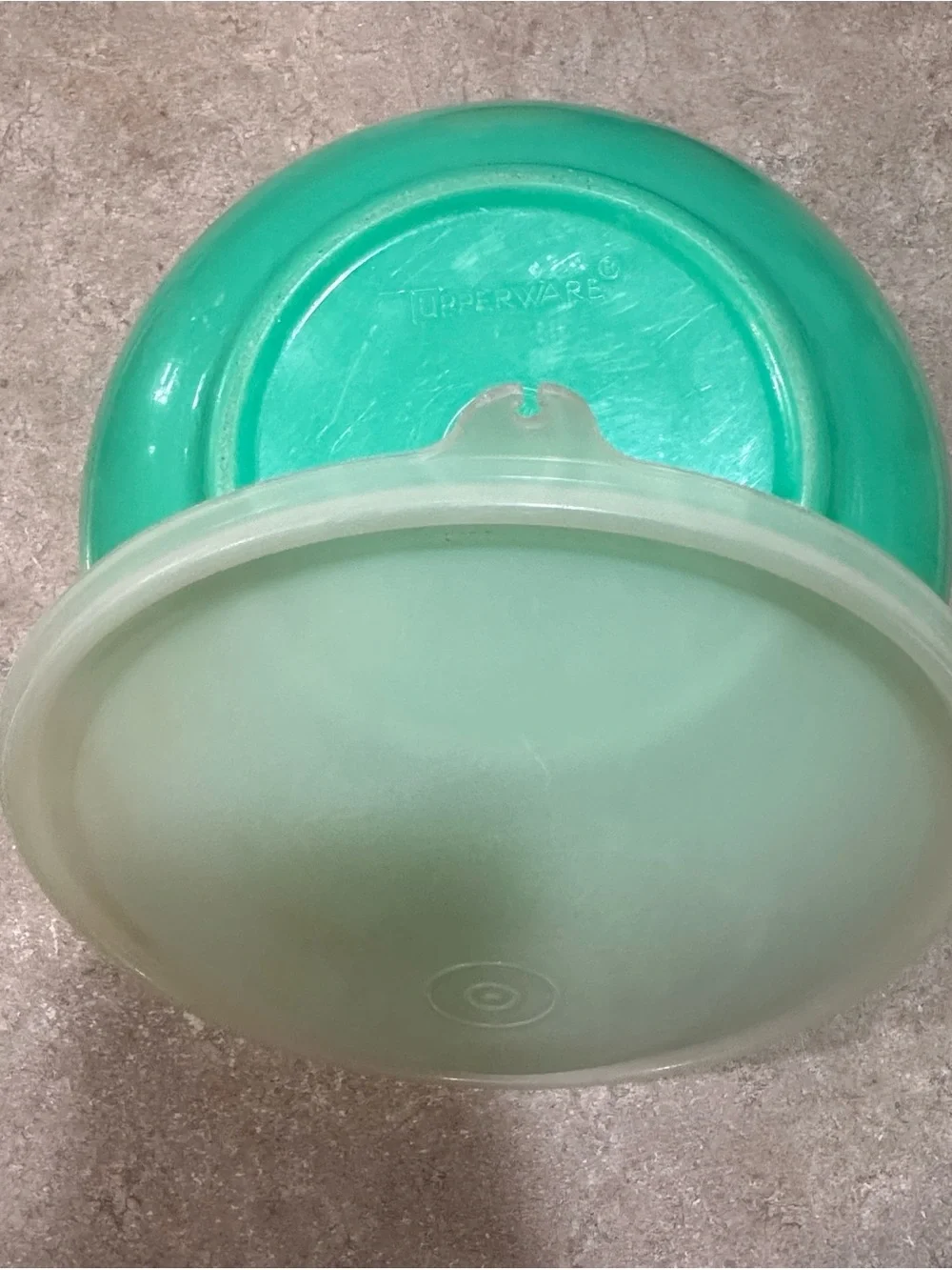 Tupperware Green Lettuce Bowl